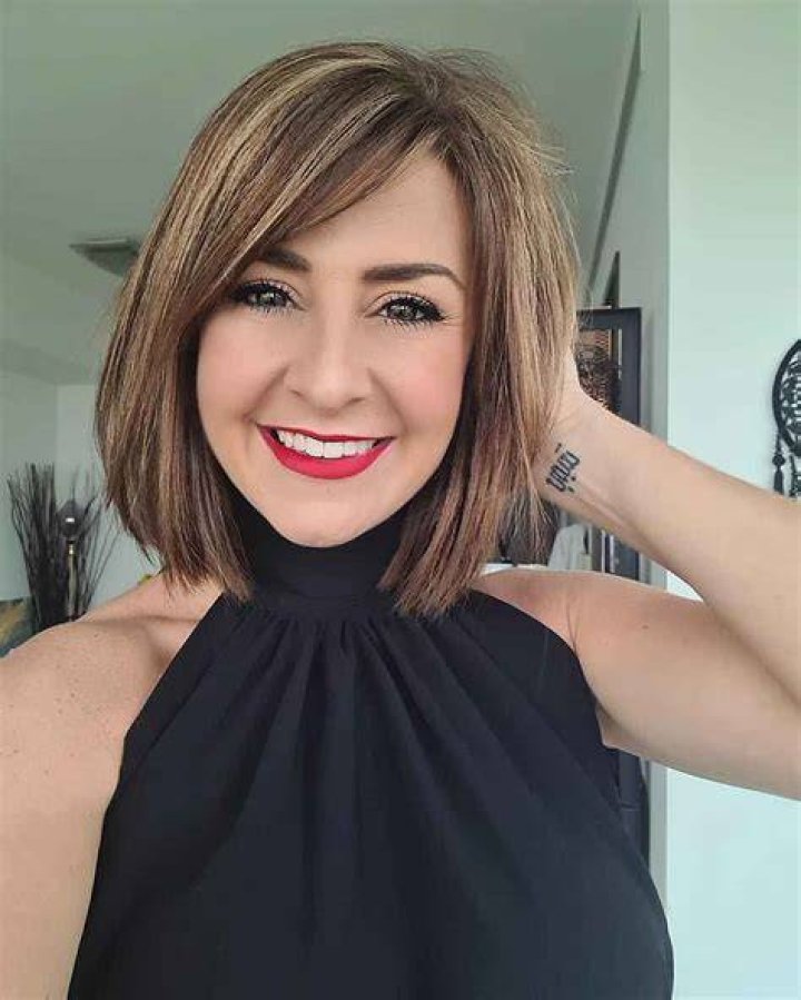 Bob side bangs