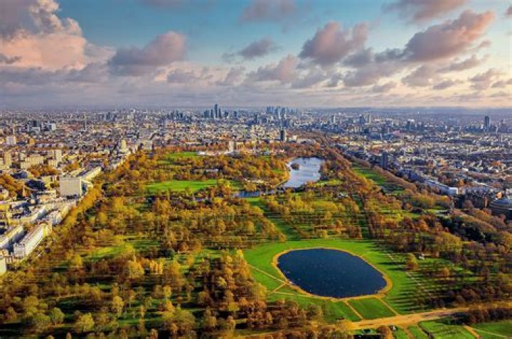 Is Hyde Park a settlement?
